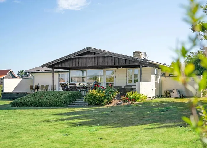 Evald - 200m From The Sea By Interhome